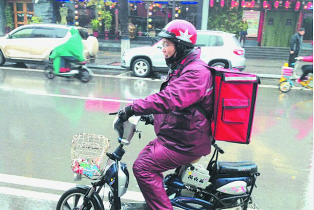 暴雨天北京O2O平臺開啟游泳模式